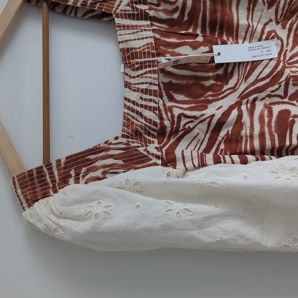 🆕🌿ANTHROPOLOGIE TOP🌿 - Picture 2 of 9